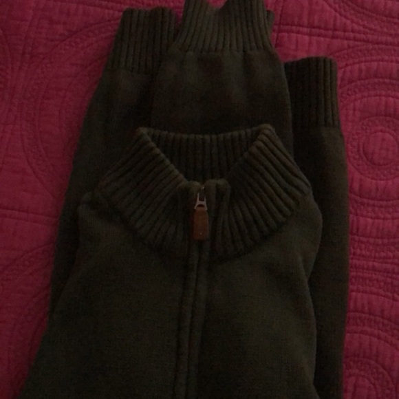 Long sleeve partial zip mens sweater. Army green in color. - Picture 4 of 4